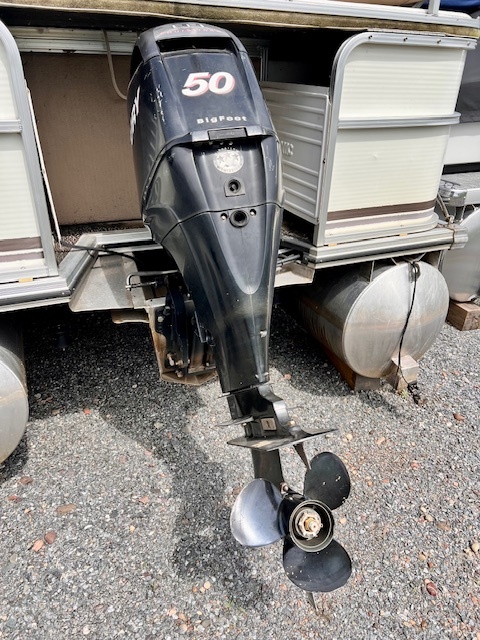 USED 22' 1999 LOWE SUNCRUISER W/50HP MERC