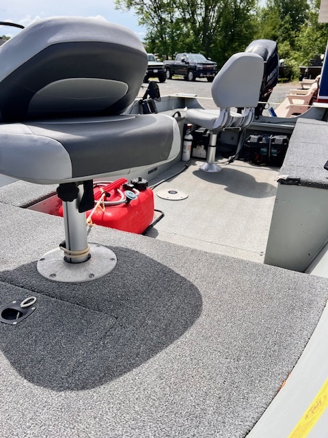 USED 14' FISHERMAN 145 W/25HP MERC