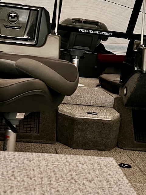 USED 2020 19' TRACKER W/150HP MERC