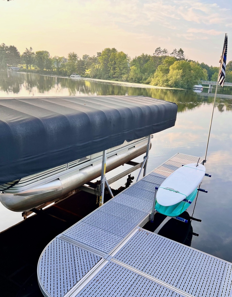 USED 2004 20' BENNINGTON W/60HP BIG FOOT MERC