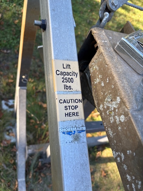 20' Shoremaster 2,500lb Cantilever Lift - Used