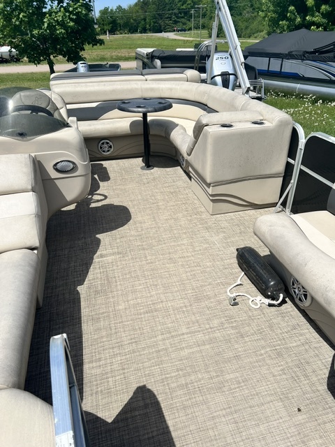 USED 2016 18' MISTY HARBOR W/50HP EVENRUDE E-TEC