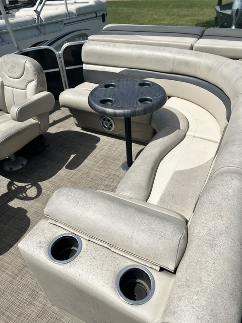 USED 2016 18' MISTY HARBOR W/50HP EVENRUDE E-TEC
