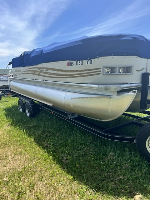 USED 2008 22' BENTLEY 223 PRESTIGE TRITOON W/150HP EVINRUDE