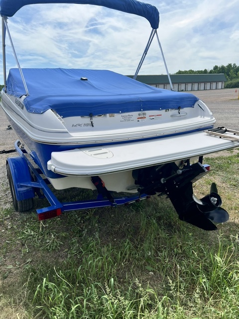 USED 17' 2011 GLASTRON MX 185 W/MERCRUISER