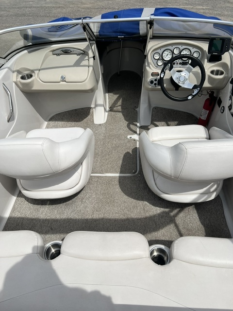 USED 17' 2011 GLASTRON MX 185 W/MERCRUISER