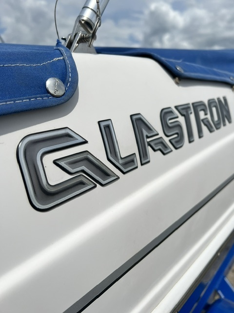 USED 17' 2011 GLASTRON MX 185 W/MERCRUISER