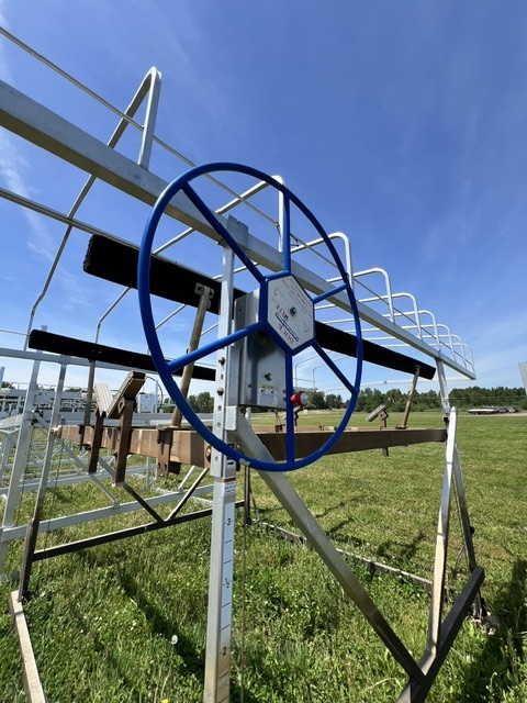 20' DOCK RITE 3,000lb Lift - Used 