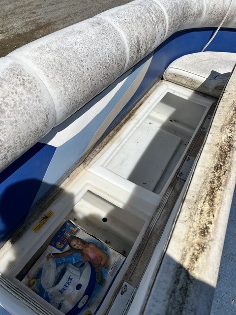 USED 24' WEERES PONTOON W/40HP EVINRUDE 2-SRTOKE