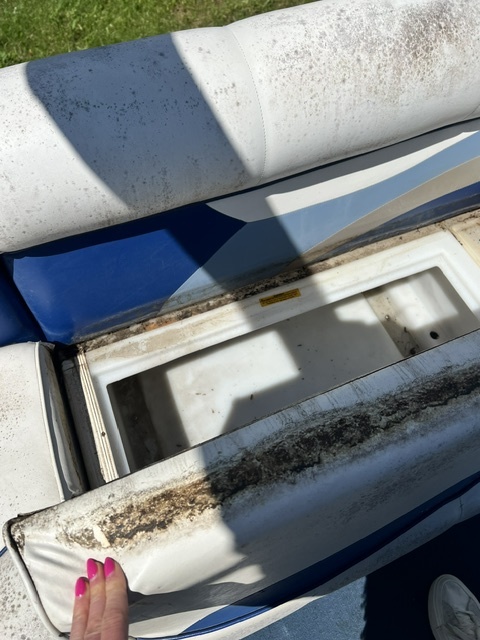 USED 24' WEERES PONTOON W/40HP EVINRUDE 2-SRTOKE