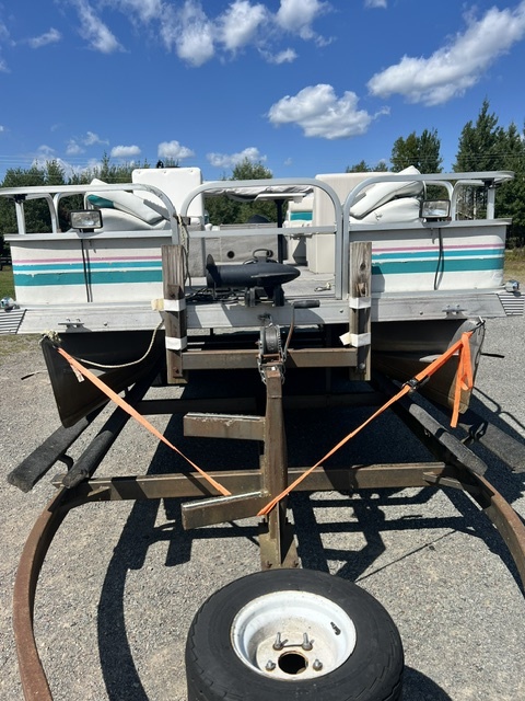 USED 1992 FORESTER 20' PONTOON W/40HP MERCURY