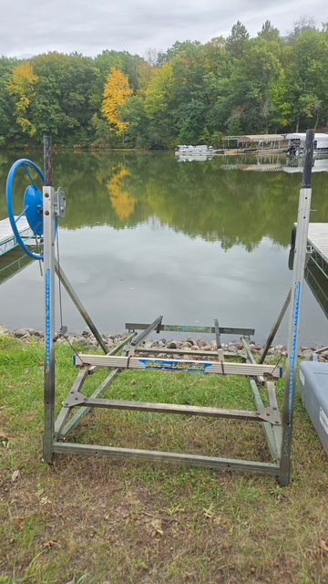USED JET SKI LIFT 