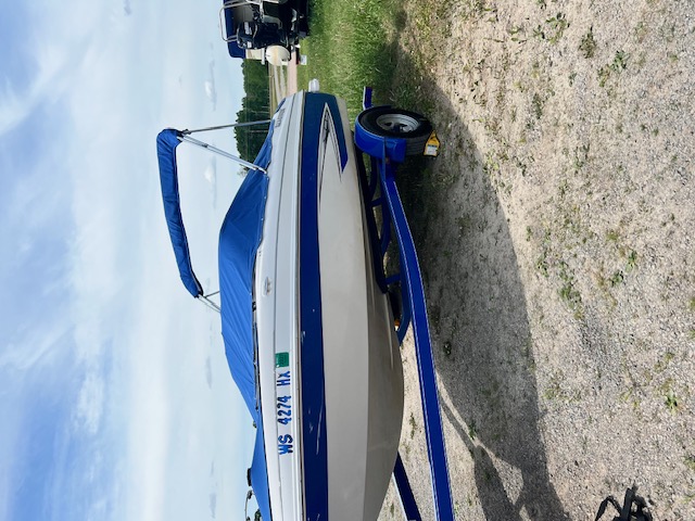 USED 17' 2011 GLASTRON MX 185 W/MERCRUISER