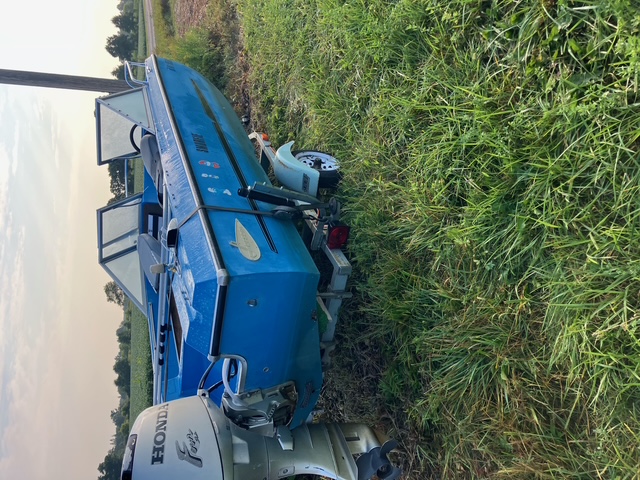 USED 1971 LARSON W/40HP HONDA