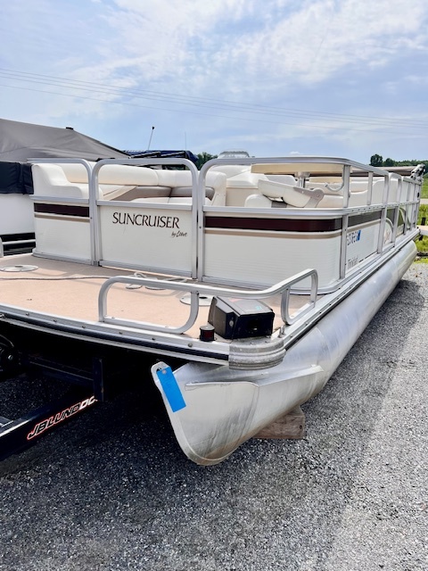 USED 22' 1999 LOWE SUNCRUISER W/50HP MERC