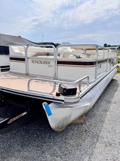 USED 22' 1999 LOWE SUNCRUISER W/50HP MERC