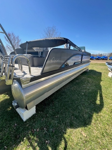 USED QWEST 2024 QWEST M-CLASS RTZ 24' TRITOON W/ 250HP HONDA 